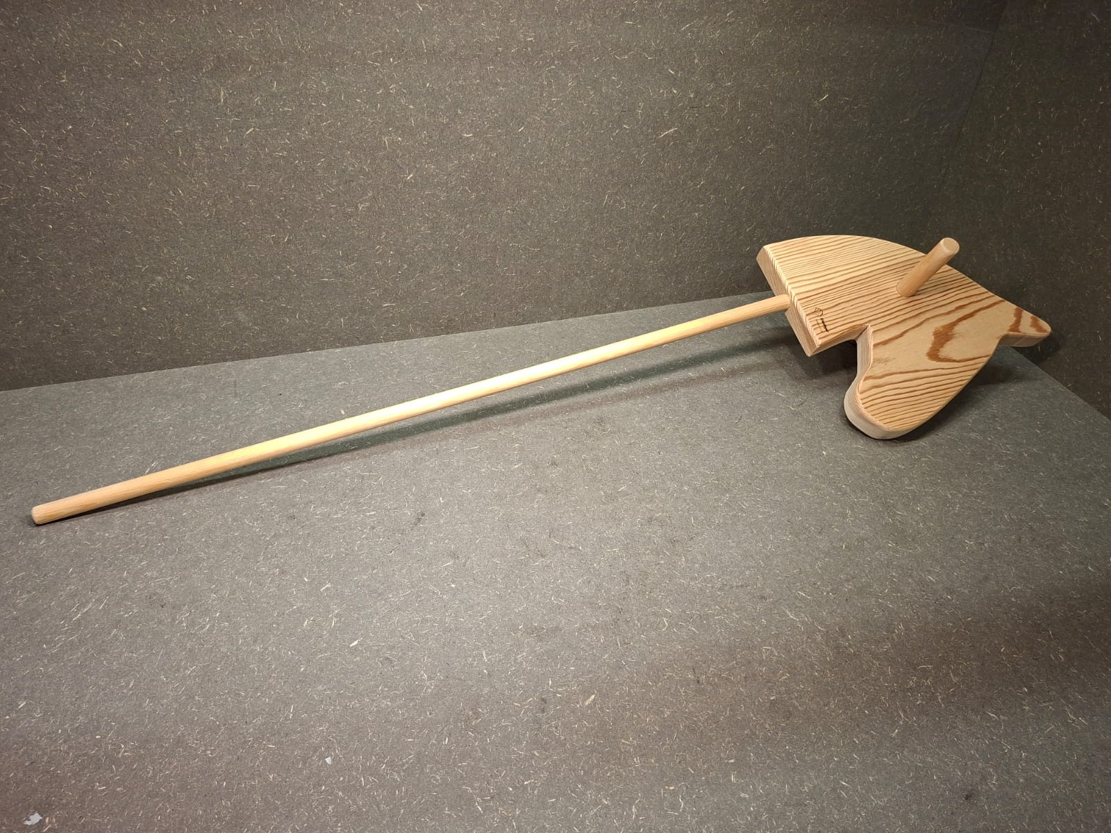 Steckenpferd aus Holz – handgefertigt & personalisierbar
