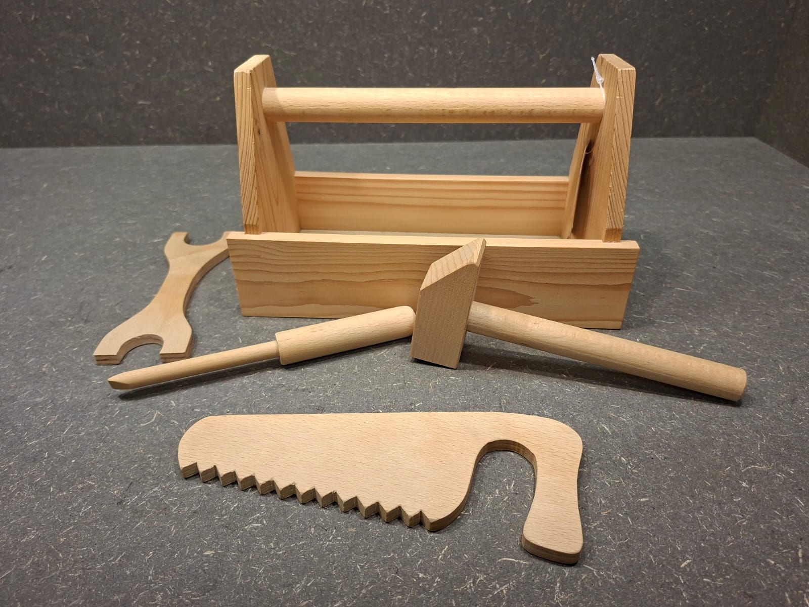 Werkzeugkiste aus Holz