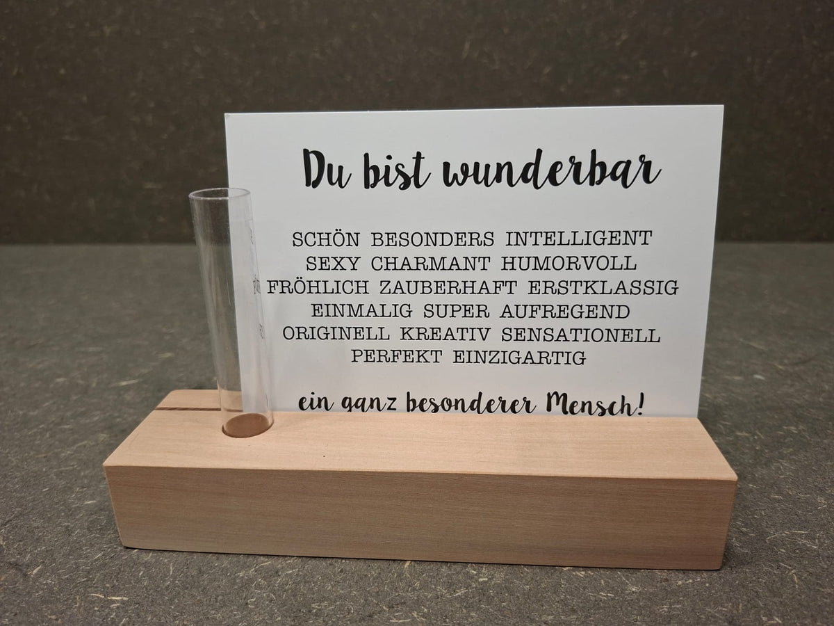 Handgefertigter Fotohalter aus heimischen Hölzern in verschiedenen Varianten mit Herz, Baumkante oder Vase.